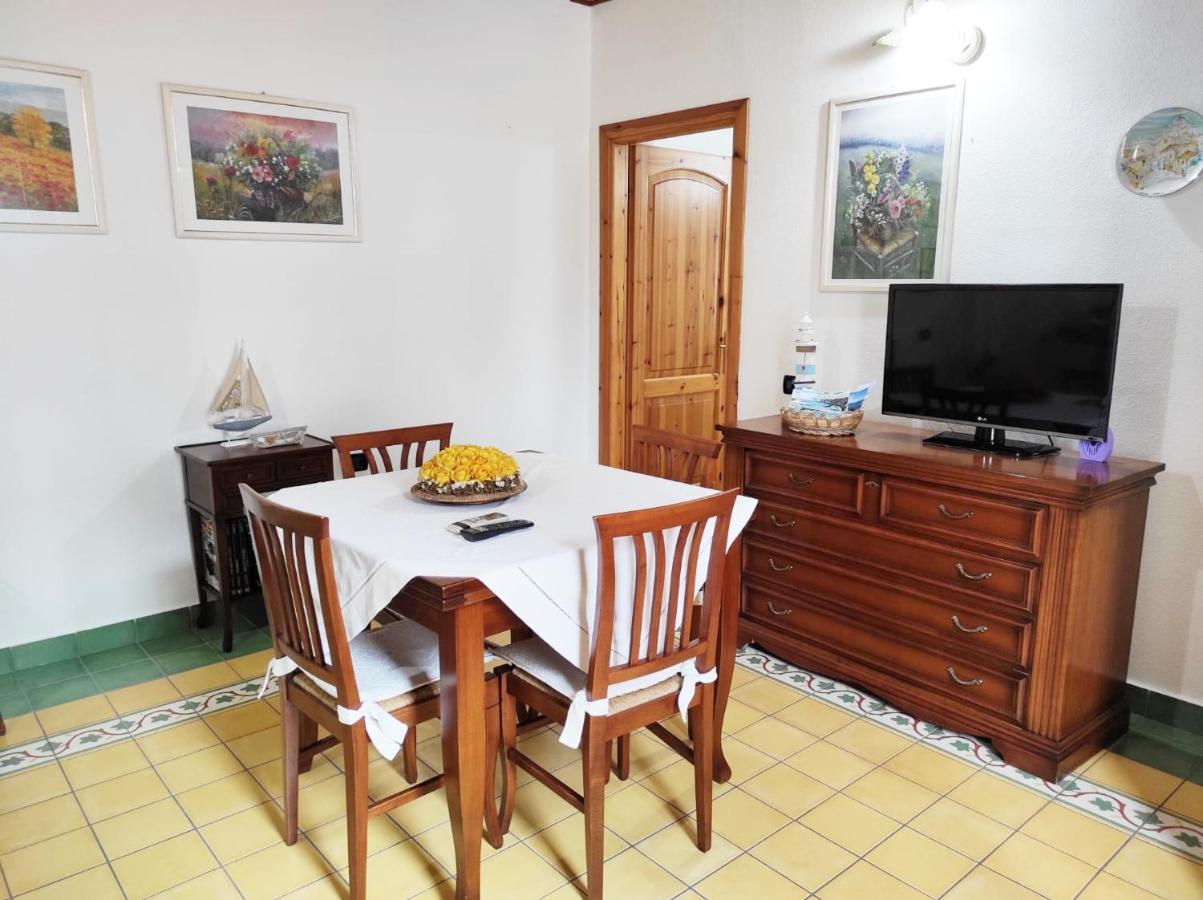 Casa Lupino Lägenhet Orosei Exteriör bild